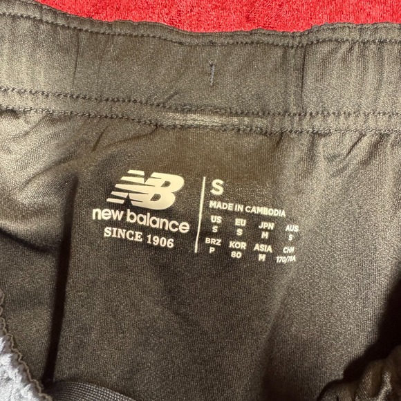 New Balance Running Shorts Mens S Black Moisture Wicking Athletic Gym Training - Picture 3 of 4